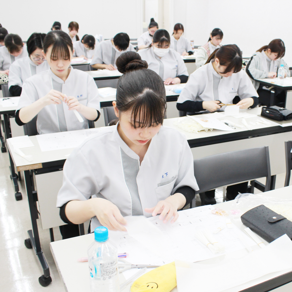 １年生、トリミング準備①